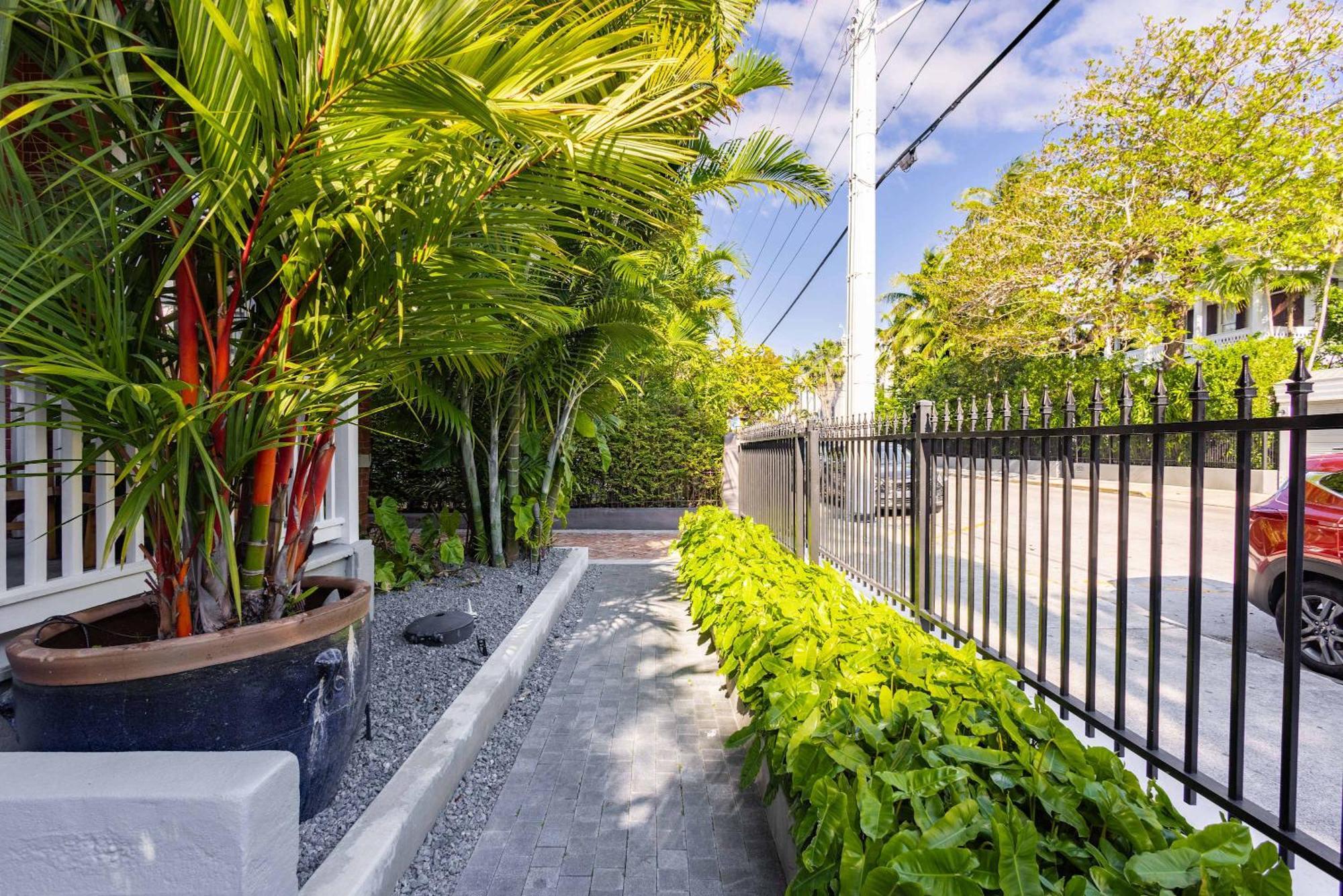Takeover At The Grand Maloney Key West Buitenkant foto